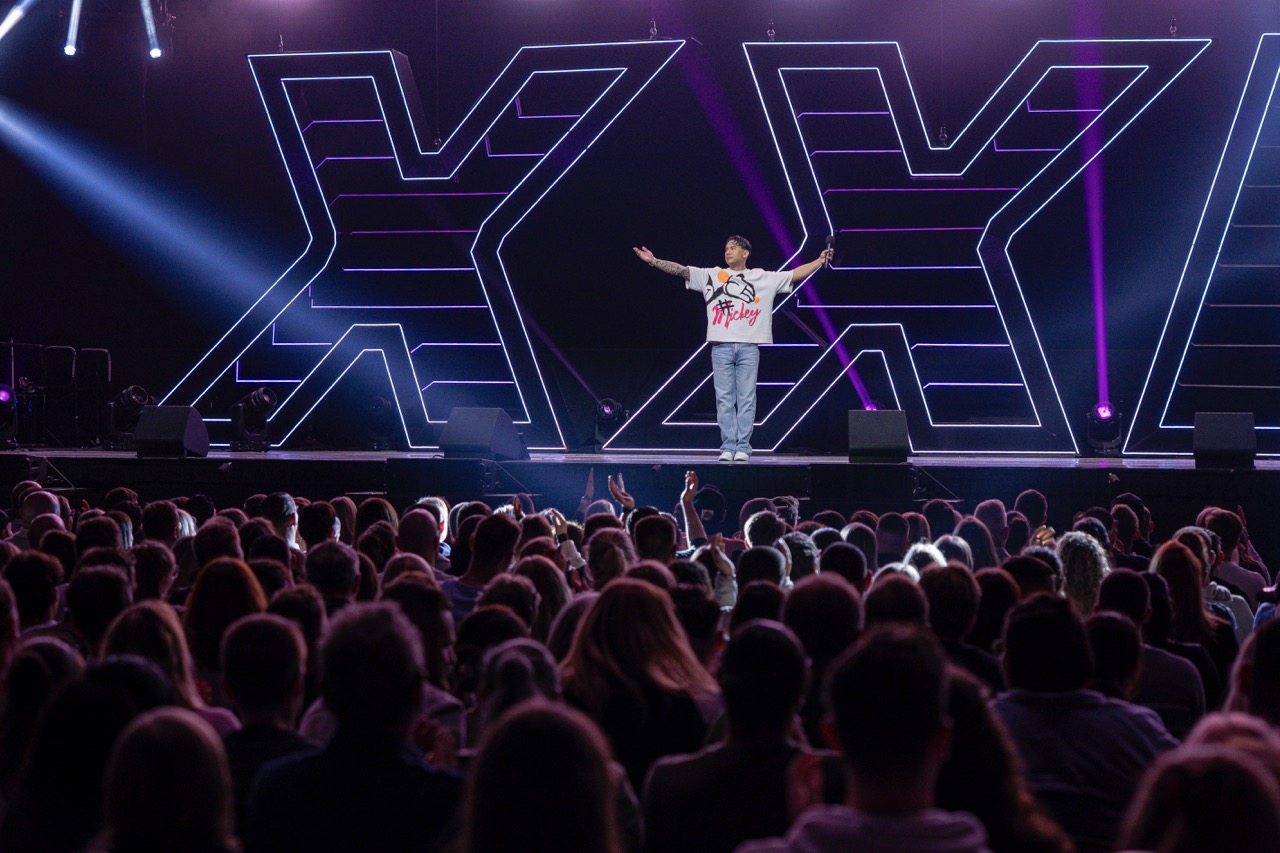 Tutty Tran live bei „1LIVE Comedy-Nacht XXL 2025“