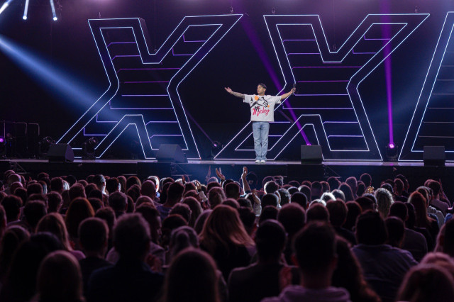 Tutty Tran live bei &bdquo;1LIVE Comedy-Nacht XXL 2025&ldquo;